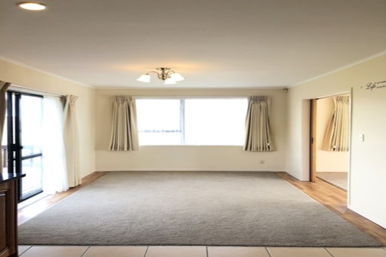 Photo of property in 2/3 Howe Street, Howick, Auckland, 2014