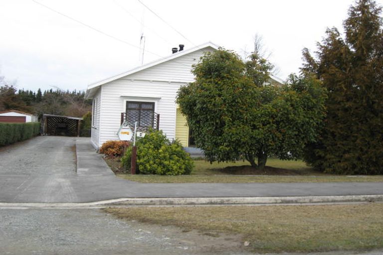 Photo of property in 8 Mckenzie Street, Fairlie, 7925