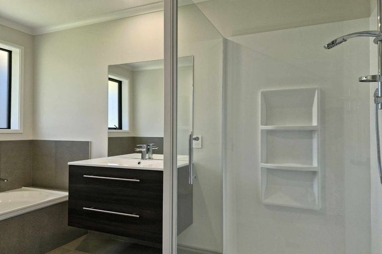 Photo of property in 21 Sycamore Grove, Lower Vogeltown, New Plymouth, 4310