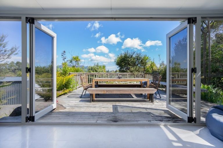 Photo of property in 22 East Street, Raglan, 3225