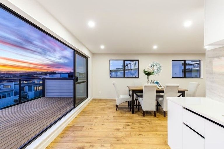 Photo of property in 46 Ascension Crescent, Orewa, 0931