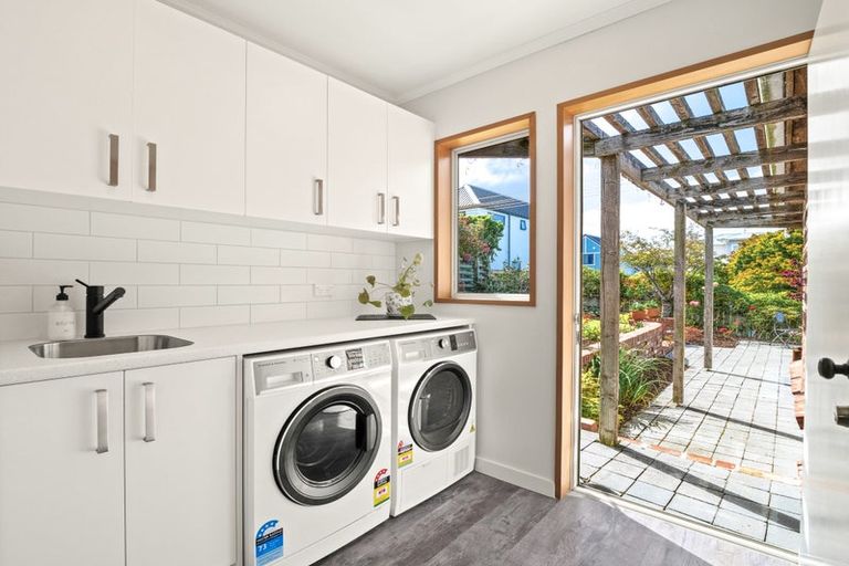 Photo of property in 19 Argyle Street, Mornington, Dunedin, 9011