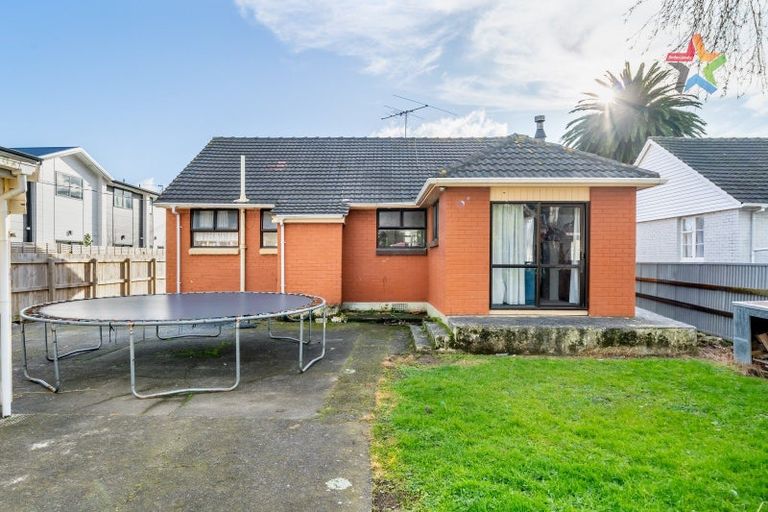 Photo of property in 326 Oxford Terrace, Avalon, Lower Hutt, 5011