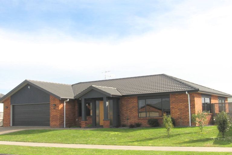 Photo of property in 14 Wentworth Drive, Rototuna North, Hamilton, 3210