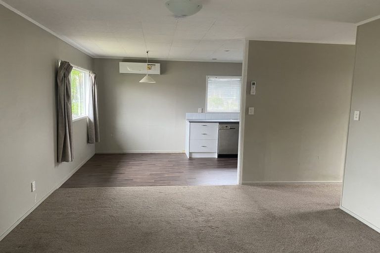 Photo of property in 82 Moire Road, Massey, Auckland, 0614