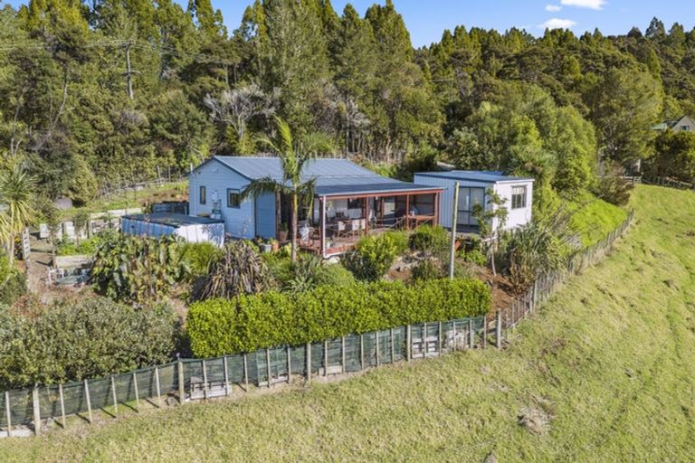 Photo of property in 82 Pinchgut Road, Kaukapakapa, 0873