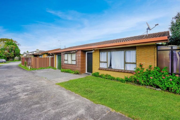 Photo of property in 2 Short Street, Papakura, 2110