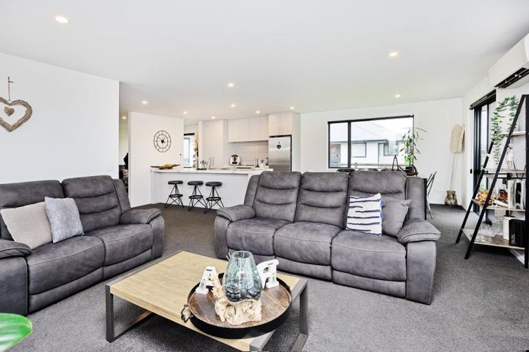 Photo of property in 12 Pegasus Place, Seaward Bush, Invercargill, 9812