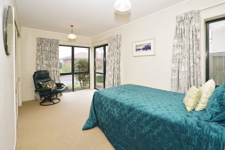 Photo of property in 54 Grosvenor Gardens, Flagstaff, Hamilton, 3210