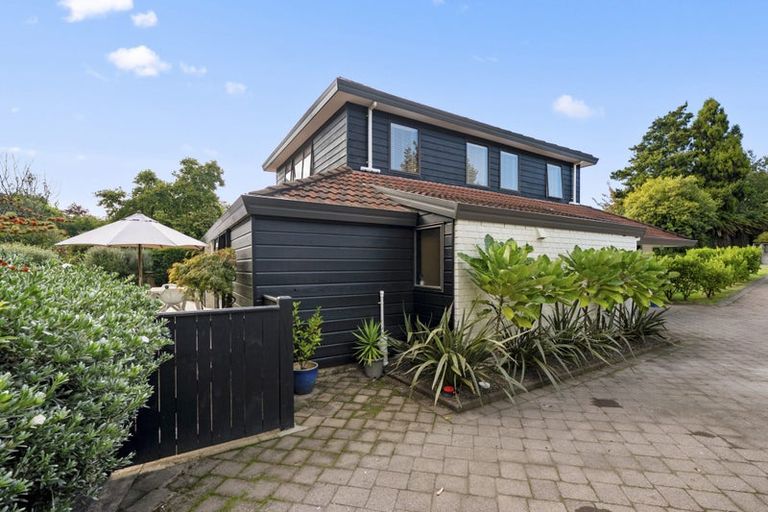 Photo of property in 39b Grand Vue Road, Kawaha Point, Rotorua, 3010