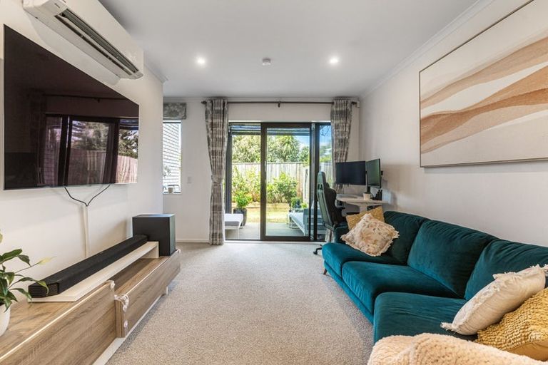 Photo of property in 10b Titoki Street, Te Atatu Peninsula, Auckland, 0610