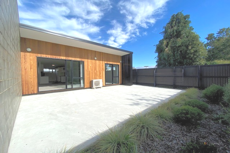 Photo of property in 8a Holmes Street, Waimate, 7924
