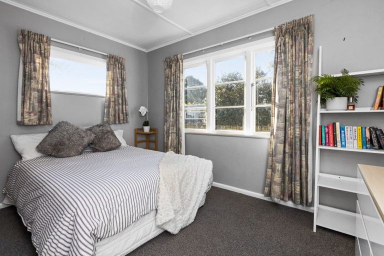 Photo of property in 65 Ferry Road, Clive, 4102