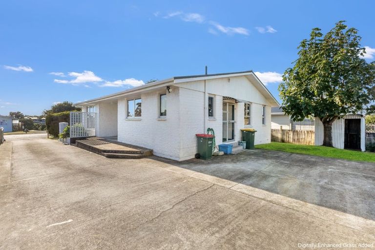 Photo of property in 35 Camellia Avenue, Bell Block, New Plymouth, 4312