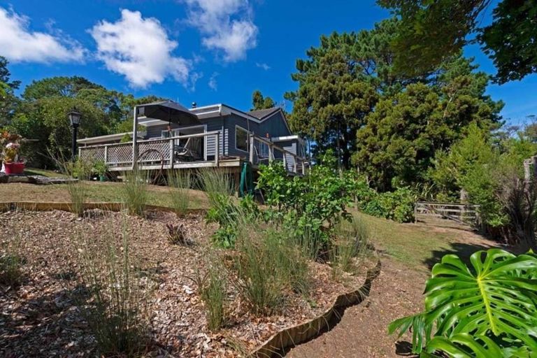Photo of property in 31 Waitakere Road, Waitakere, Auckland, 0816