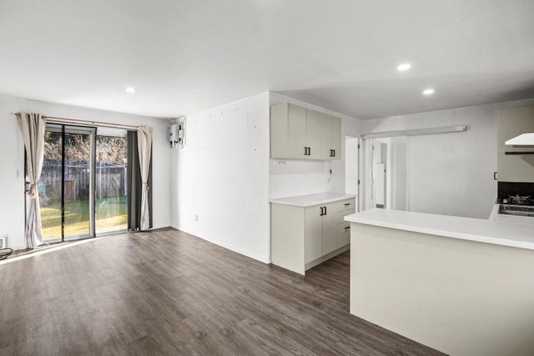Photo of property in 10 Shaldon Crescent, Blagdon, New Plymouth, 4310