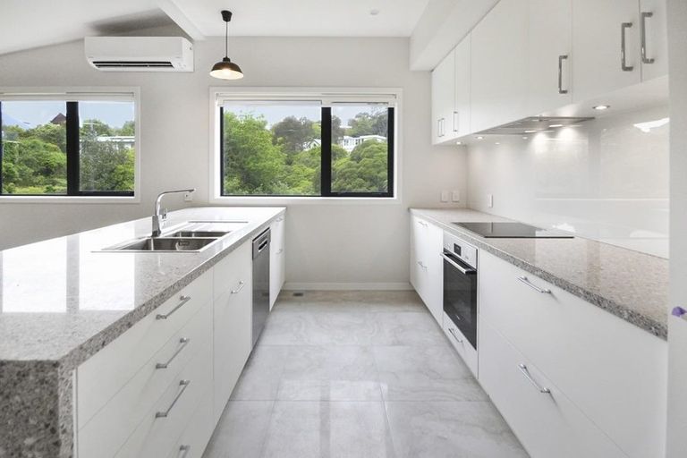 Photo of property in 12 Jacobsen Lane, Ngaio, Wellington, 6035