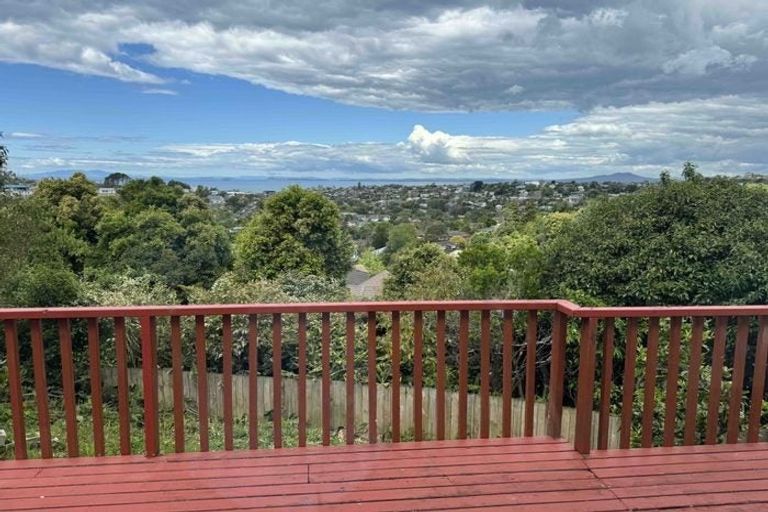 Photo of property in 741 East Coast Road, Browns Bay, Auckland, 0630