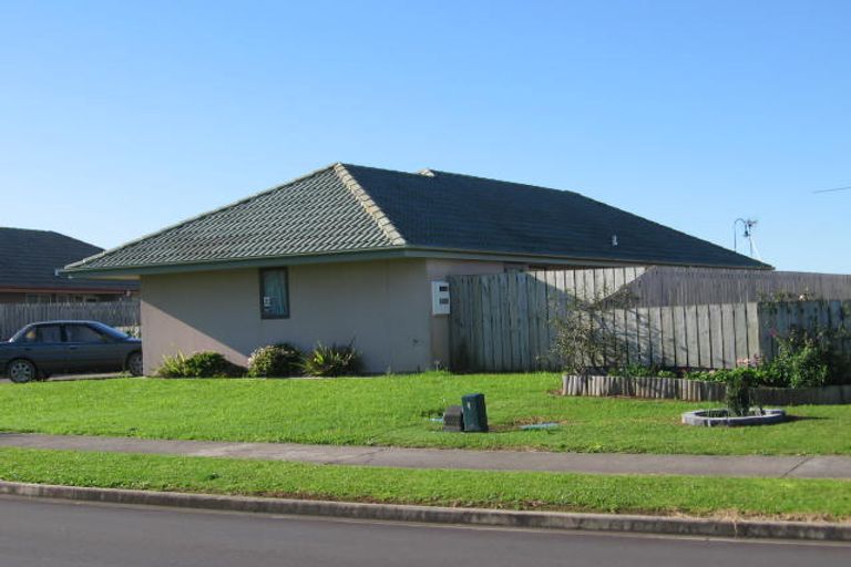 Photo of property in 14 Robin Brooke Drive, Flat Bush, Auckland, 2019