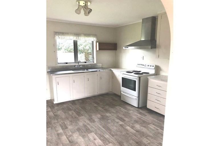 Photo of property in 2/34a Kelvin Road, Papakura, 2110