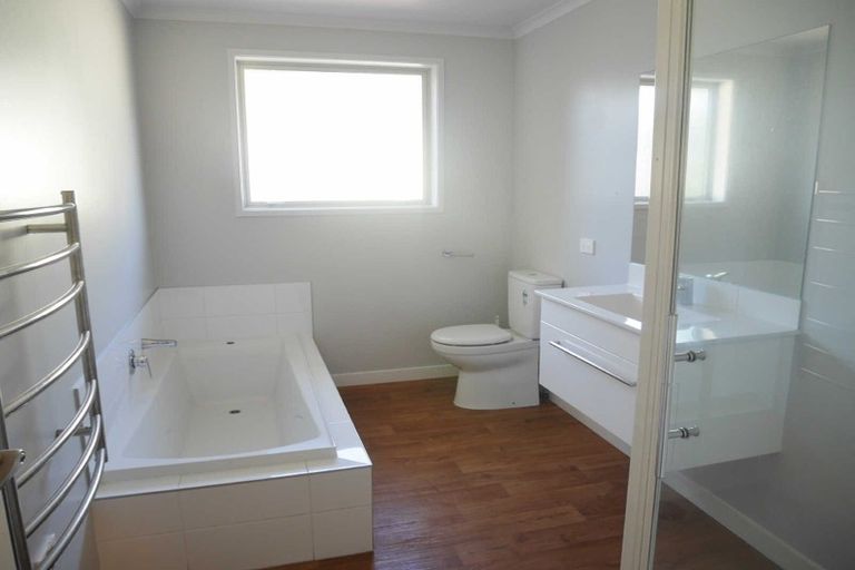 Photo of property in 19 Defoe Place, Waltham, Christchurch, 8023