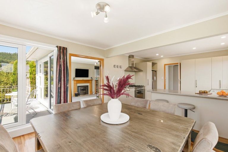 Photo of property in 72 Redwood Avenue, Tawa, Wellington, 5028