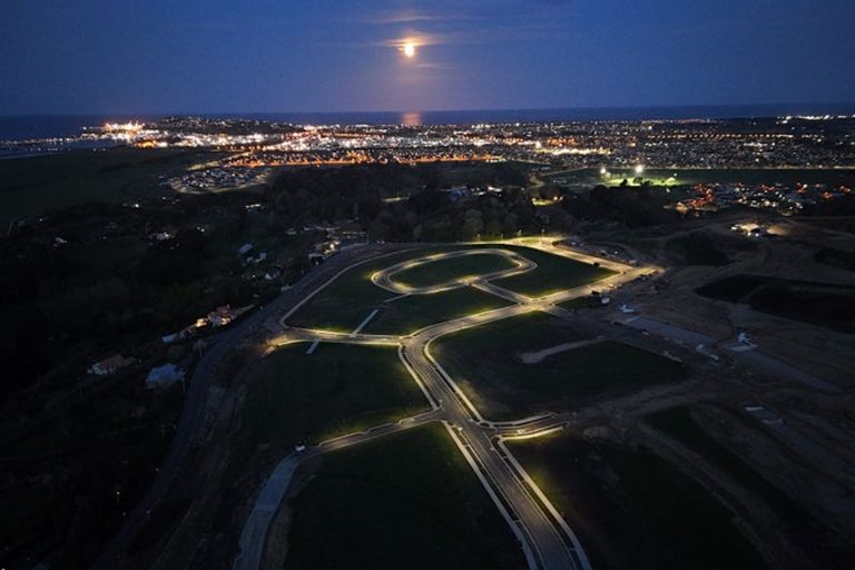 Photo of property in 69 Annie Aranui Drive, Poraiti, 4182