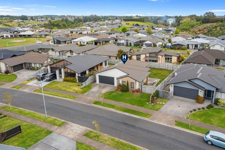 Photo of property in 81 Puhirake Crescent, Pyes Pa, Tauranga, 3112