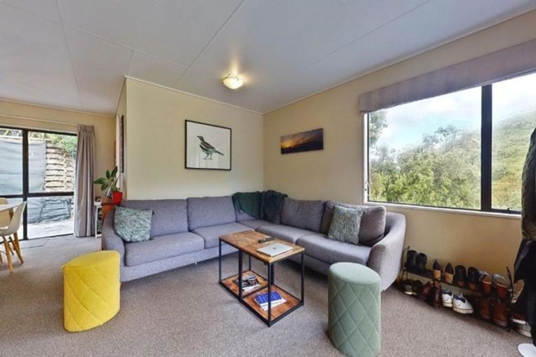 Photo of property in 117 Houghton Bay Road, Houghton Bay, Wellington, 6023