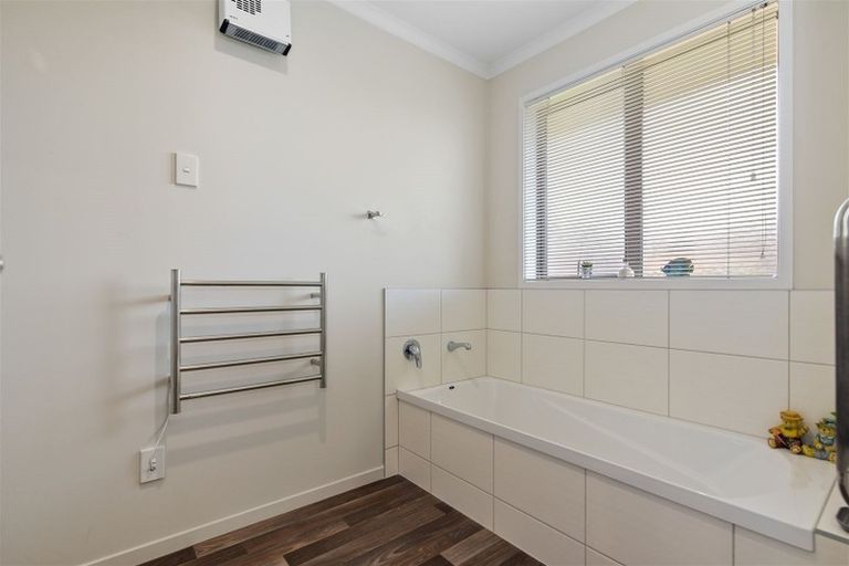 Photo of property in 4 Briar Rose Court, Huntington, Hamilton, 3210