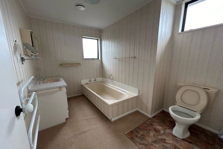 Photo of property in 2/49 Mana Esplanade, Paremata, Porirua, 5026