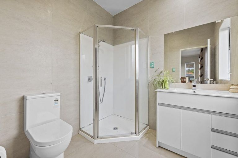 Photo of property in 57 Pitt Avenue, Clendon Park, Auckland, 2103