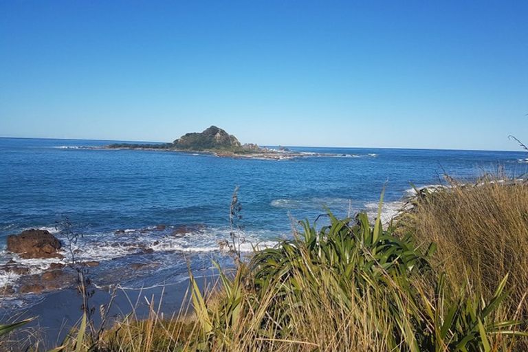 Photo of property in 12a Tyne Street, Island Bay, Wellington, 6023