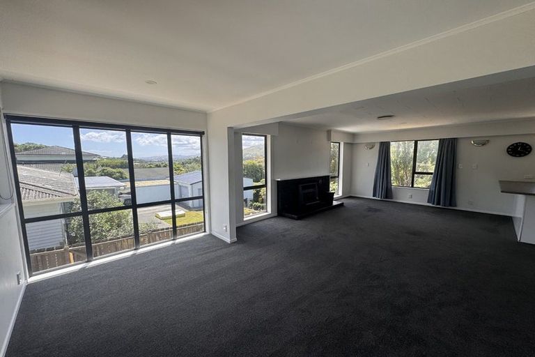 Photo of property in 25 Ngatitoa Street, Tawa, Wellington, 5028