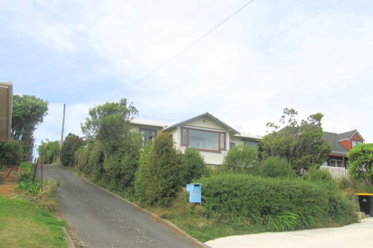 Photo of property in 28 Tawa Terrace, Tawa, Wellington, 5028