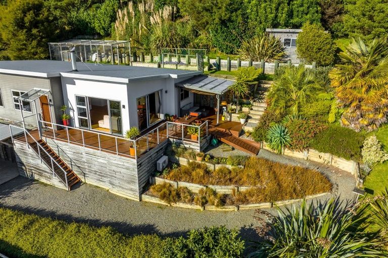 Photo of property in 7 Collins Place, Picton, 7220