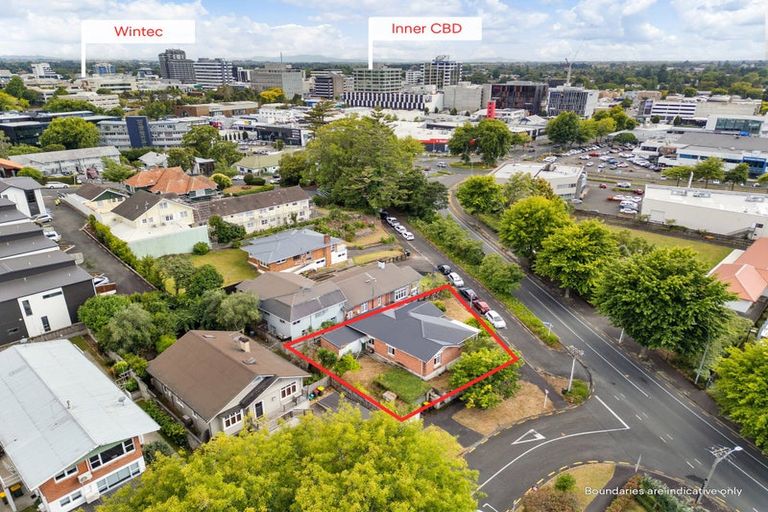 Photo of property in 8 Pembroke Lane, Hamilton Lake, Hamilton, 3204