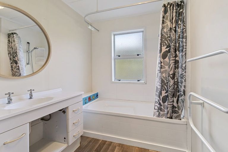 Photo of property in 8 Hydro Road, Burgess Park, New Plymouth, 4371