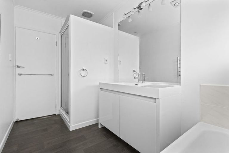 Photo of property in 2 Edinburgh Road, Hillcrest, Hamilton, 3216