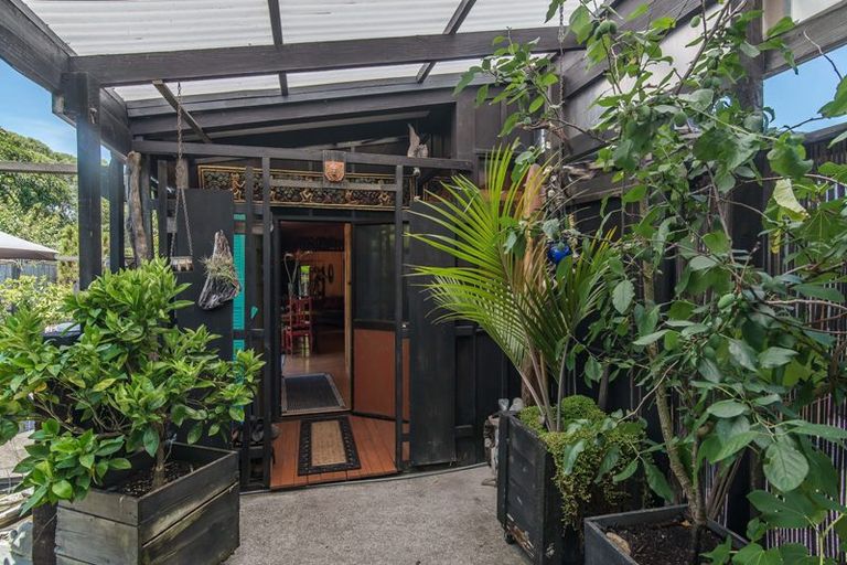 Photo of property in 14 Elizabeth Street, Waikanae, 5036