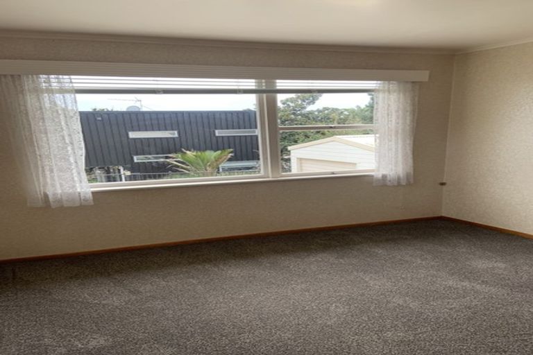Photo of property in 43 Mason Street, New Lynn, Auckland, 0600