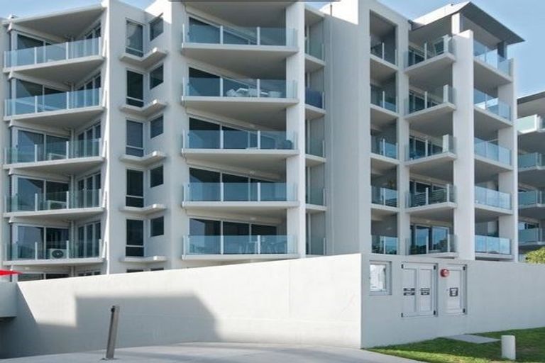 Photo of property in Cayman Apartments, 292b4 Maunganui Road, Mount Maunganui, 3116