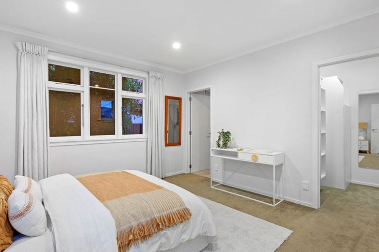 Photo of property in 221 Weston Road, St Albans, Christchurch, 8052