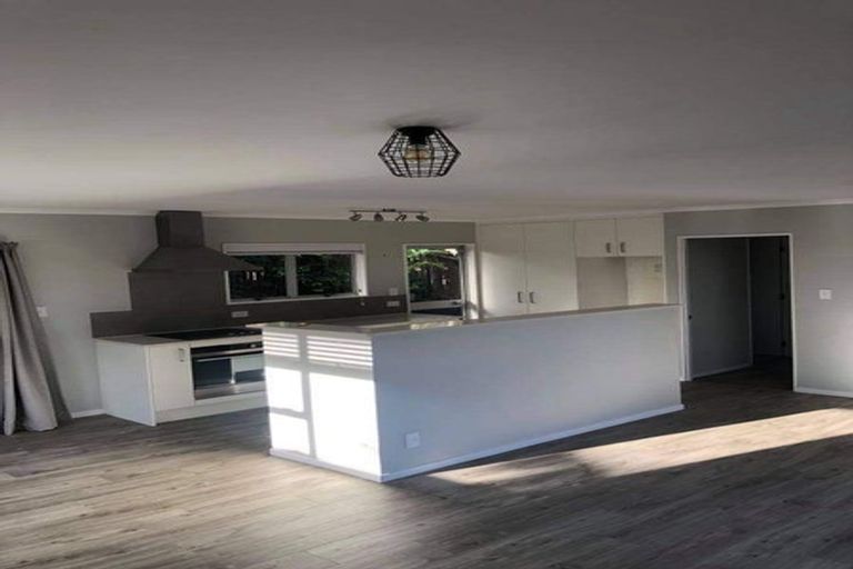 Photo of property in 330b Whangaparaoa Road, Stanmore Bay, Whangaparaoa, 0932