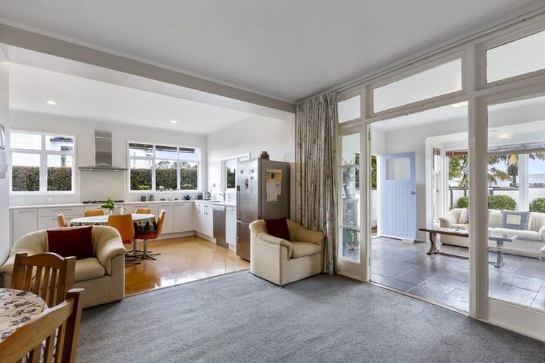 Photo of property in 62 Vauxhall Road, Devonport, Auckland, 0624