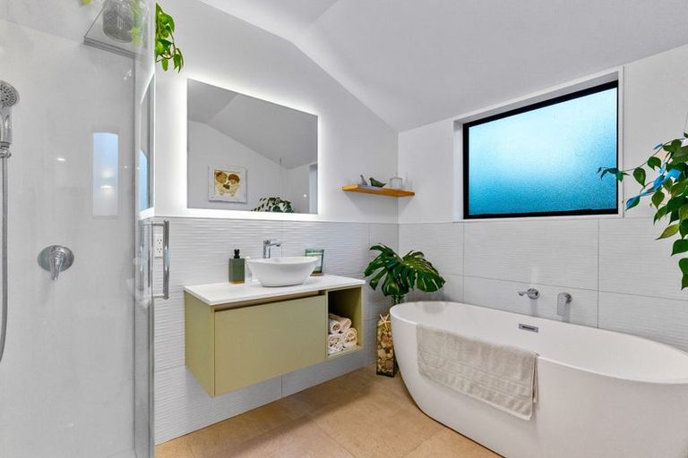 Photo of property in 43 Braemar Road, Rothesay Bay, Auckland, 0630