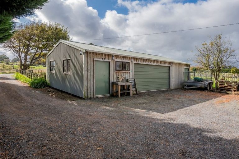 Photo of property in 217 Muhunoa Road West, Ohau, Levin, 5570