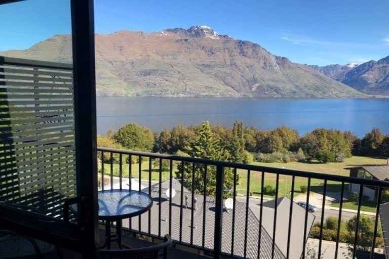 Photo of property in Arno Apartment, 7/8 Mckerrow Place, Sunshine Bay, Queenstown, 9300