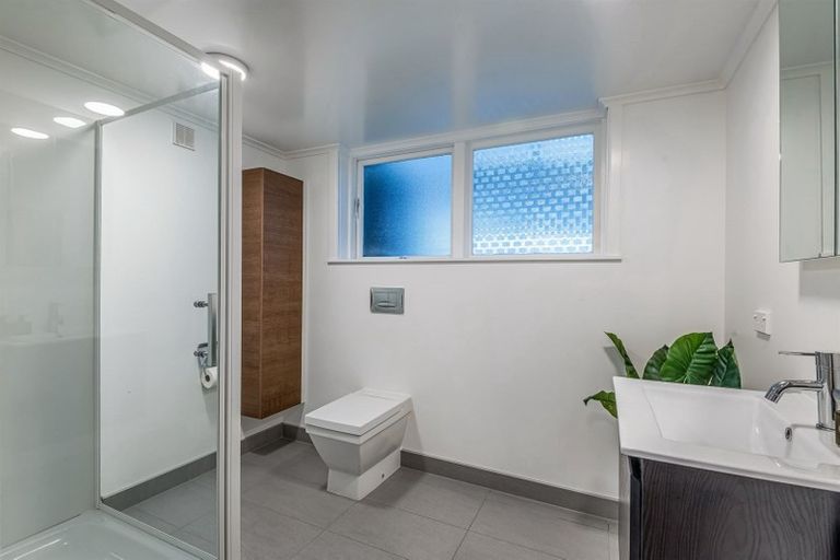 Photo of property in 7 Madison Place, Forrest Hill, Auckland, 0620