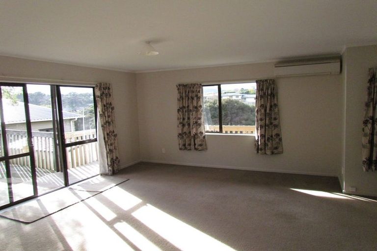 Photo of property in 6 Seagull Place, Whitby, Porirua, 5024